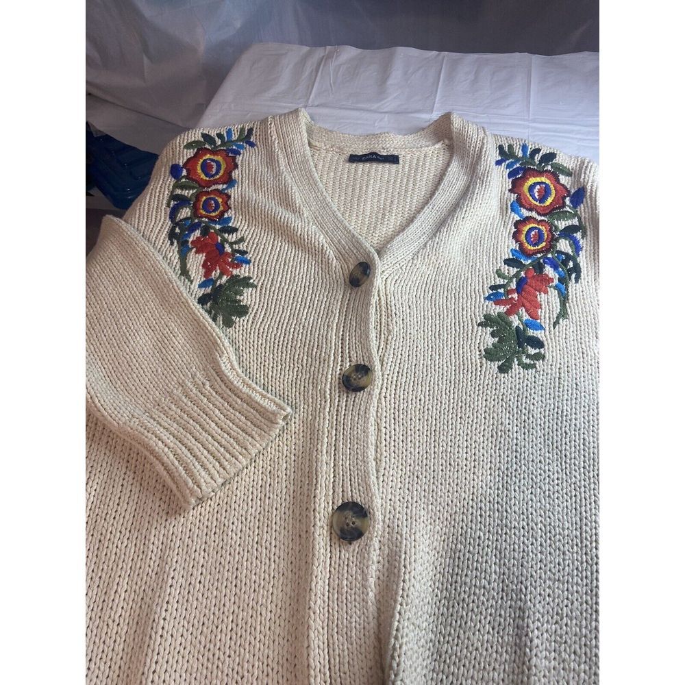 Women's ZARA Knit Cardigan‎ Style Floral Decor Sweater- Size M- Excellent Cond.